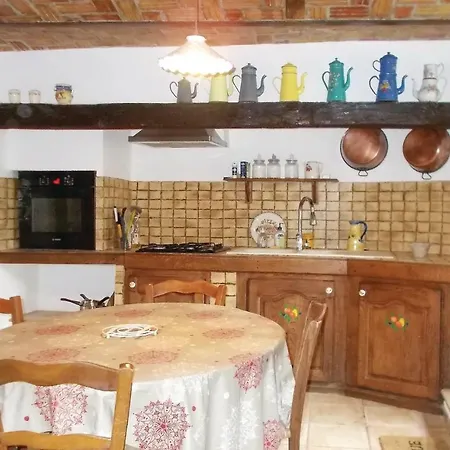 Three-bedroom Holiday In Cornillon-sur-lʼOule