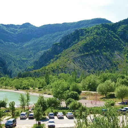 Three-bedroom Holiday In * Cornillon-sur-lʼOule