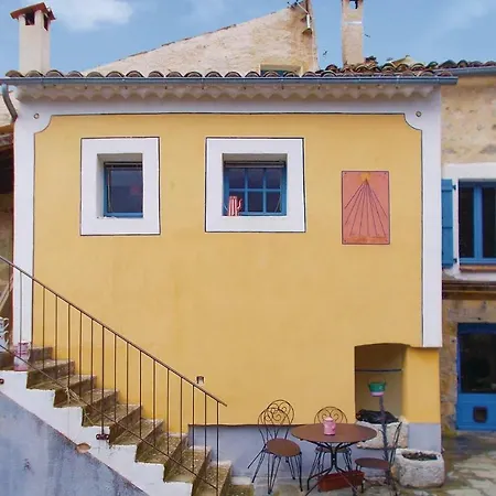 Three-bedroom Holiday In Casa de Férias Cornillon-sur-lʼOule